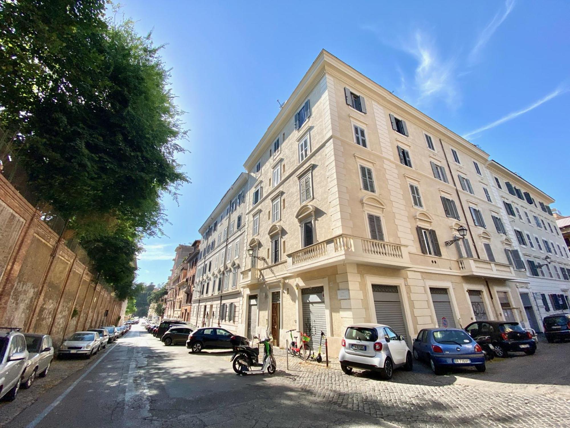 Vacanze Romane Colosseum, Rome